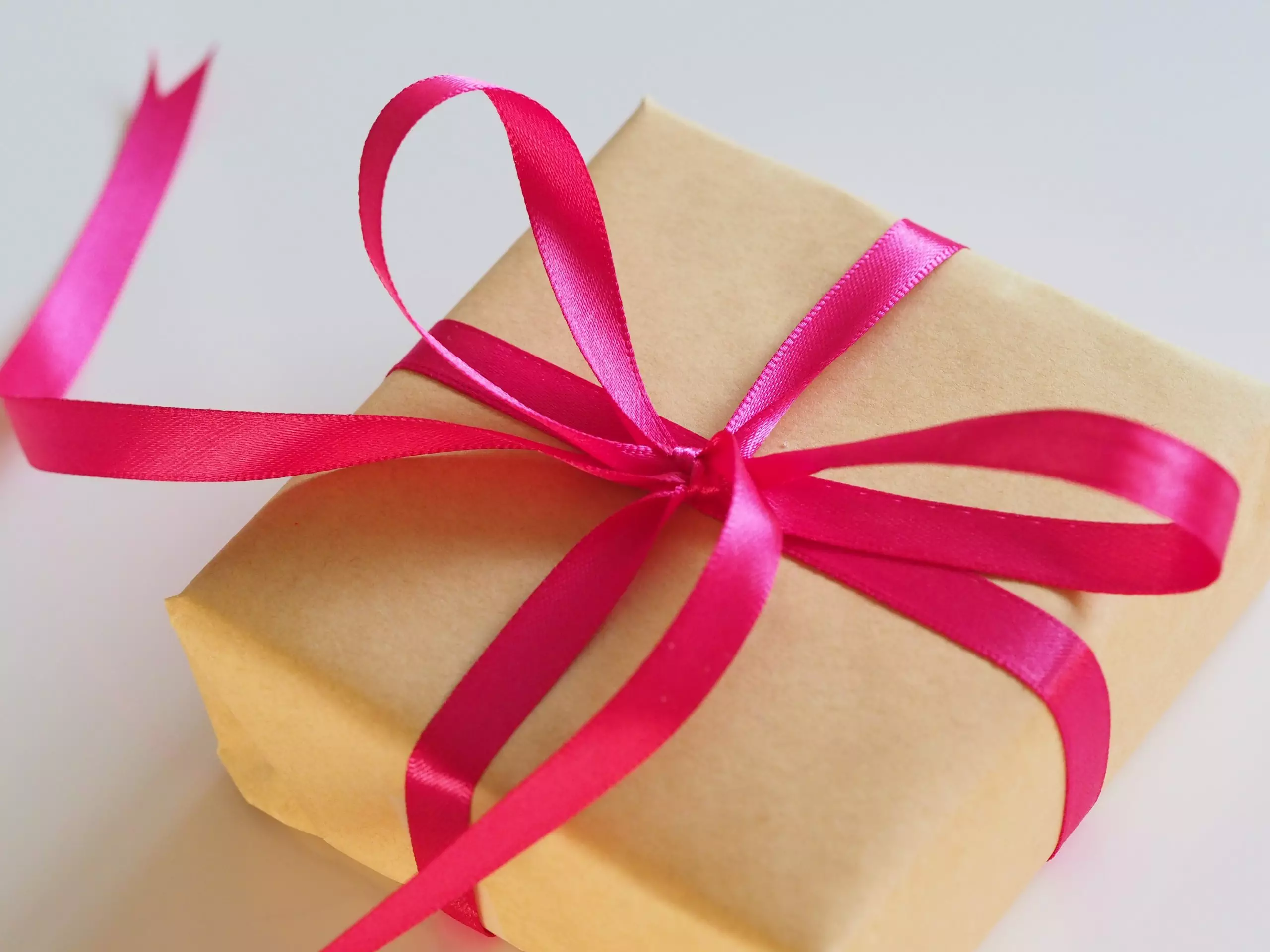 small-parcel-with-pink-ribbon